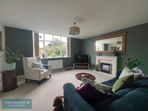 Living Room- click for photo gallery